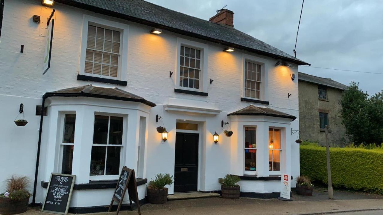 The Fox And Hounds Hotel Whittlebury ภายนอก รูปภาพ