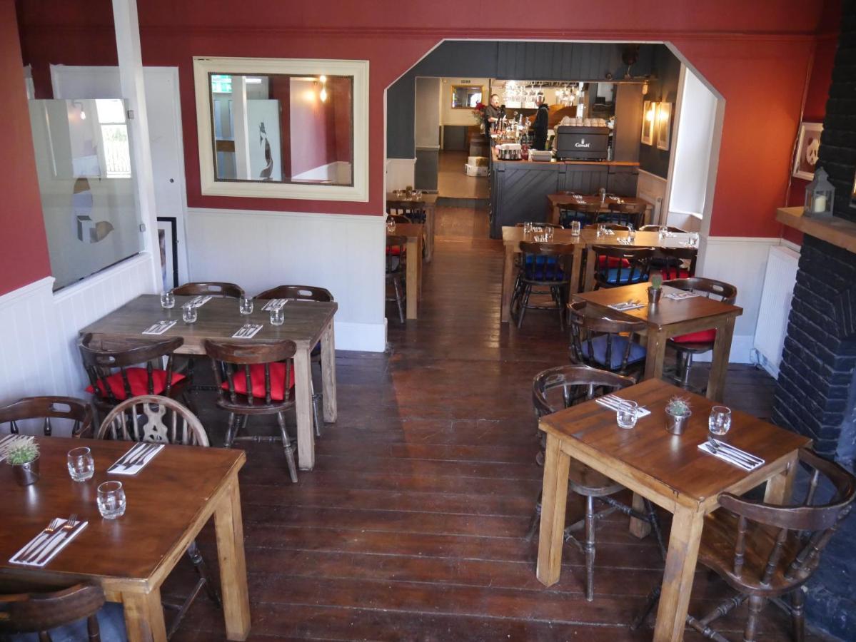 The Fox And Hounds Hotel Whittlebury ภายนอก รูปภาพ